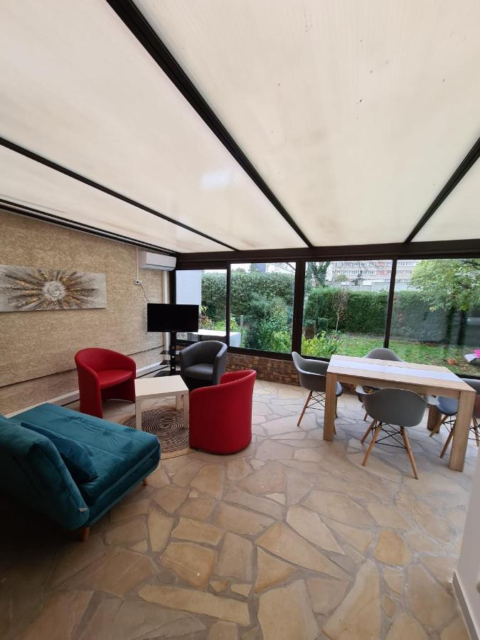Studio Independant Et Bien Equipe Avec Veranda Commune Neuilly-sur-Marne Ngoại thất bức ảnh